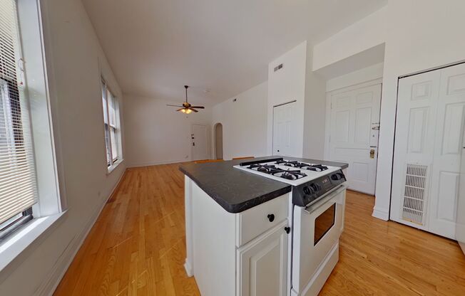 859 Oakdale/2915-19 Mildred