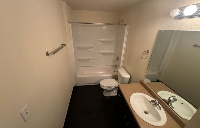 1 bed, 1 bath, 716 sqft, $1,075, Unit Unit 222