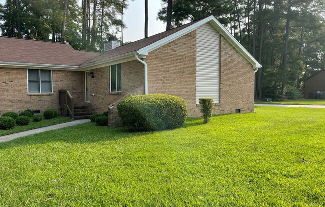 Charming 2 Bed, 2 Bath Triplex in Fayetteville