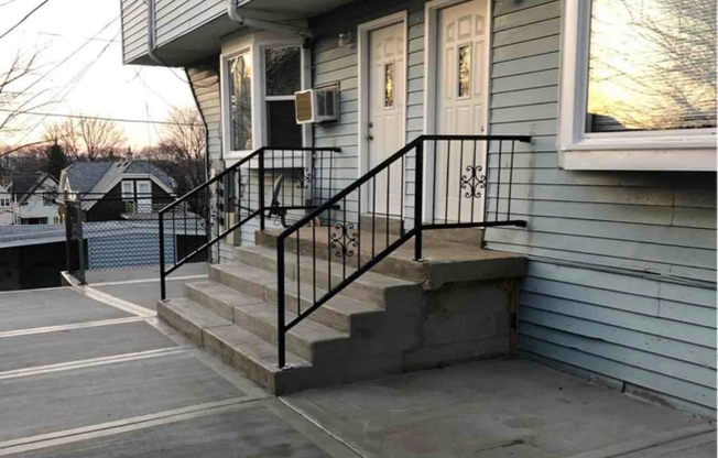 1521 S 33 ST