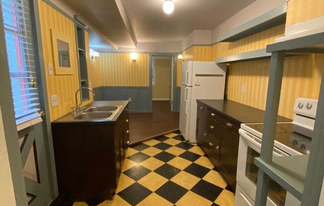 2 beds, 1 bath, 1,200 sqft, $1,849, Unit 01