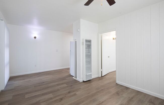 OPEN HOUSE: 11/8 11AM-2PM ~ Charming 1 Bedroom Near SDSU with Parking!