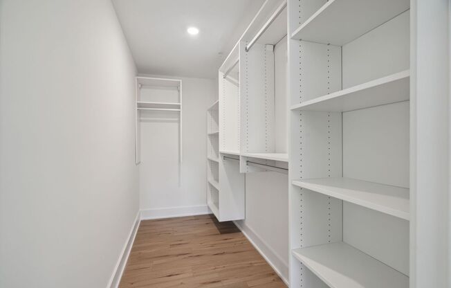 2 beds, 2 baths, 1,000 sqft, $1,795, Unit 203