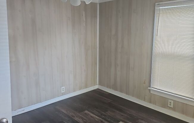 1002 33 AVE N