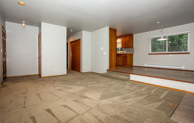 2 beds, 1 bath, $2,100