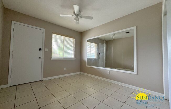 2 beds, 1 bath, $1,600