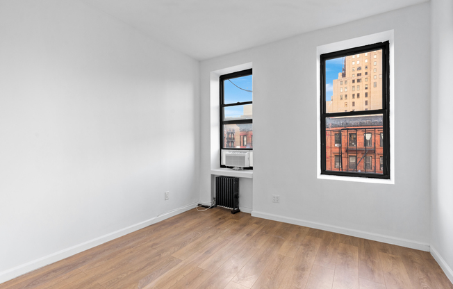 746 9 AVE