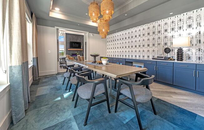 1 bed, 1 bath, 720 sqft, $1,375, Unit 2112