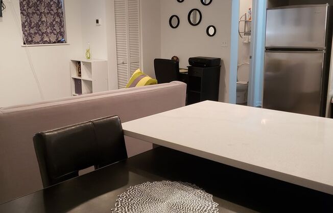 1 bed, 1 bath, $1,795, Unit 102