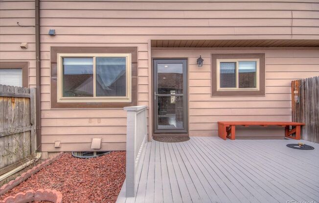 Updated Home in The Dam East-West!