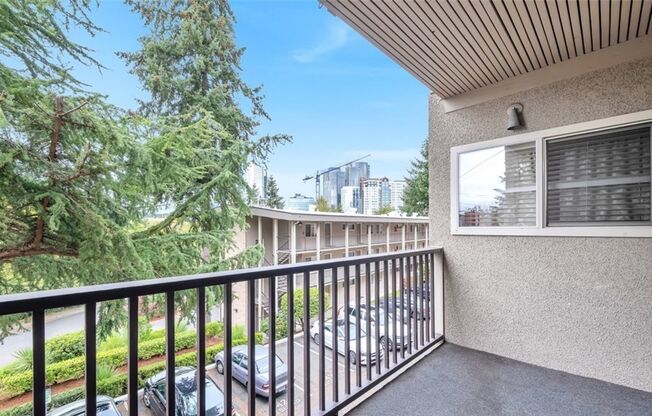 2 beds, 1 bath, $2,350, Unit UNIT 202