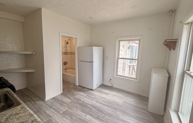 4 beds, 2 baths, 1,541 sqft, $2,700, Unit 38