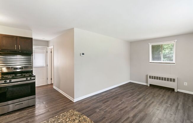 1 bed, 1 bath, 600 sqft, $995