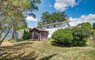 961 OBERLIN DR