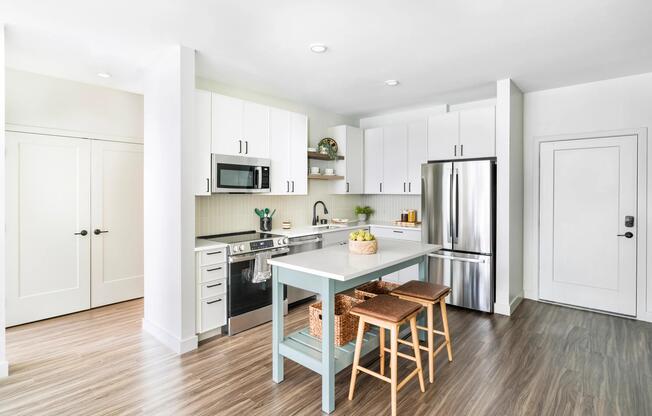 rom meal prep to morning coffee, the open-concept kitchens at Modera South Shore are designed to fit every moment.