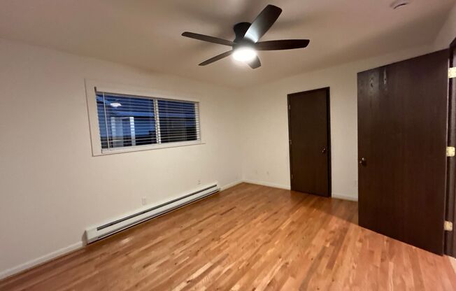 2 beds, 1 bath, 1,068 sqft, $1,595, Unit Boyd 398 - 255