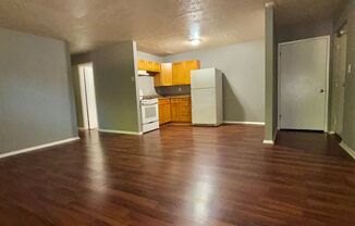 2 beds, 1 bath, $895, Unit 3