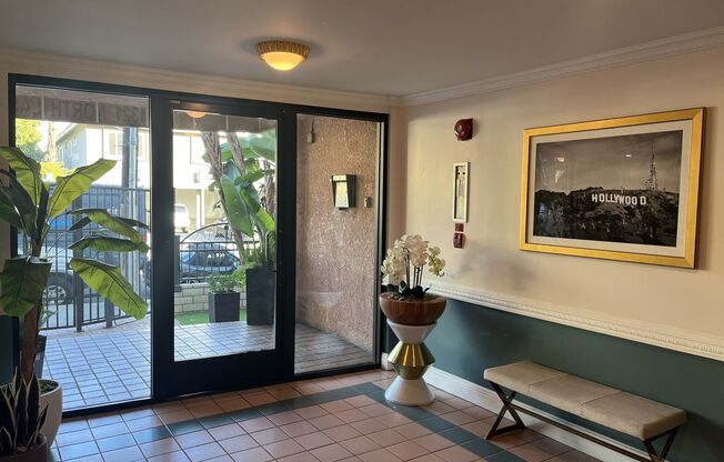 Las Palmas Apartments