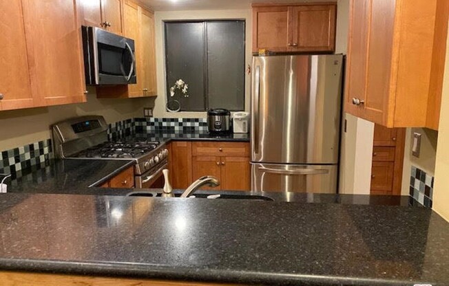 2 beds, 2 baths, 966 sqft, $3,100, Unit 5