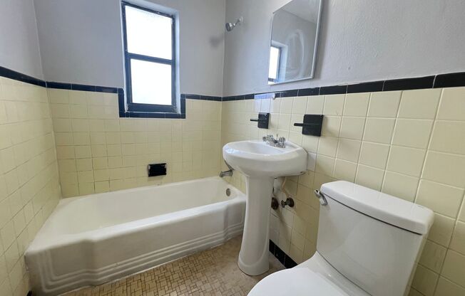 Cozy 1-Bedroom Apartments in a Charming 10-Unit Complex