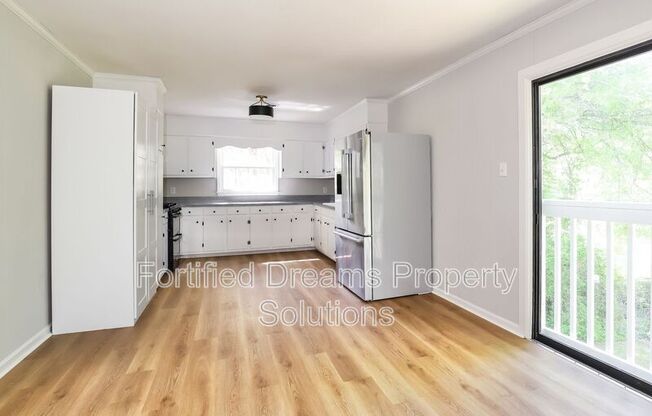 1101 SURRY DR