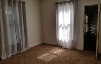 2 beds, 1 bath, $1,600