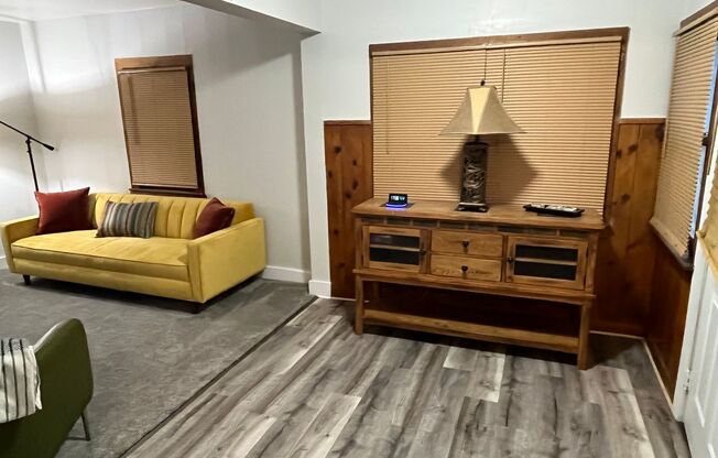 2 beds, 1 bath, $1,800