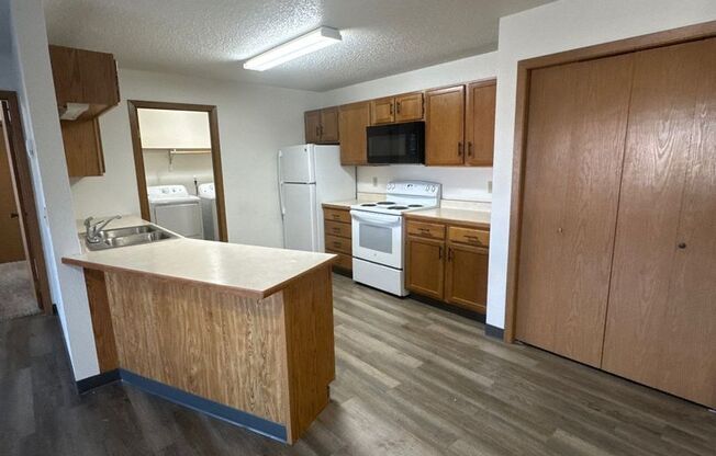 2 beds, 2 baths, 1,022 sqft, $1,090, Unit 205