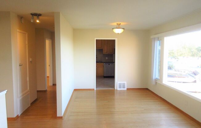 2 beds, 1 bath, $4,150