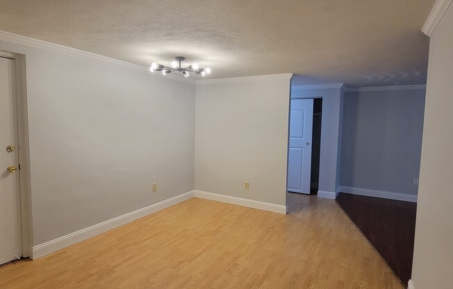2 beds, 1 bath, 1,000 sqft, $2,350, Unit 0