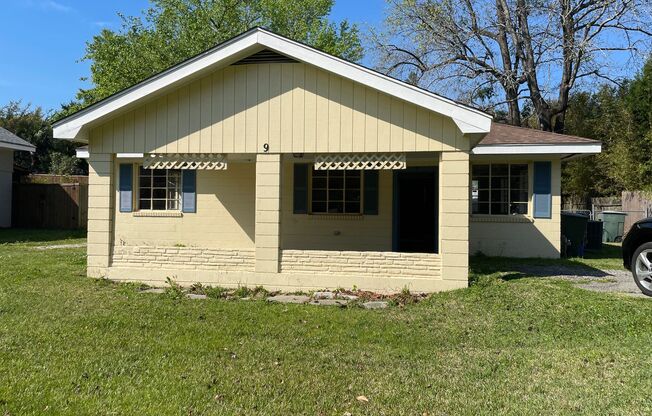 3 bedroom 1 bathroom home for rent!