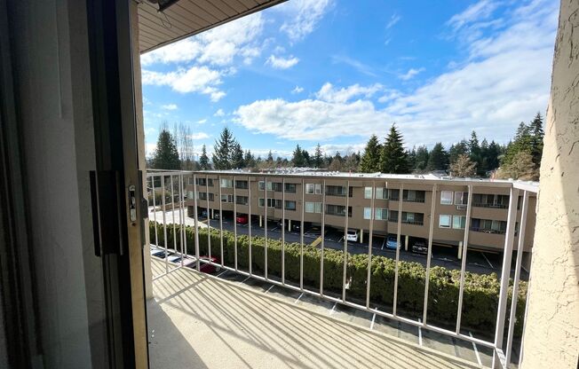 1 bed, 1 bath, 636 sqft, $1,595, Unit 429