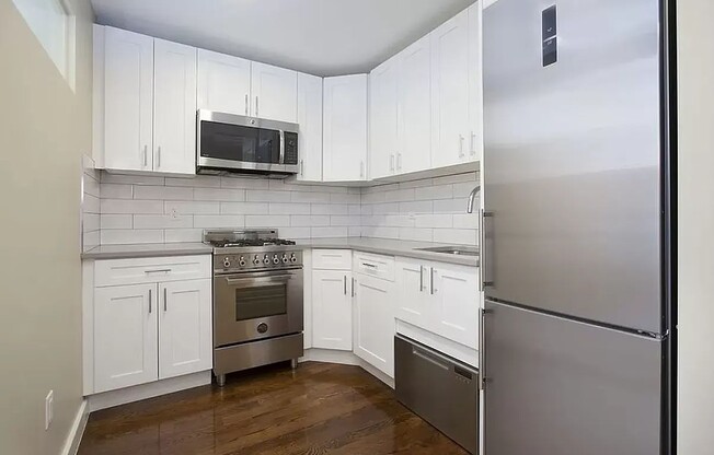 2 beds, 1 bath, $5,350, Unit 4A