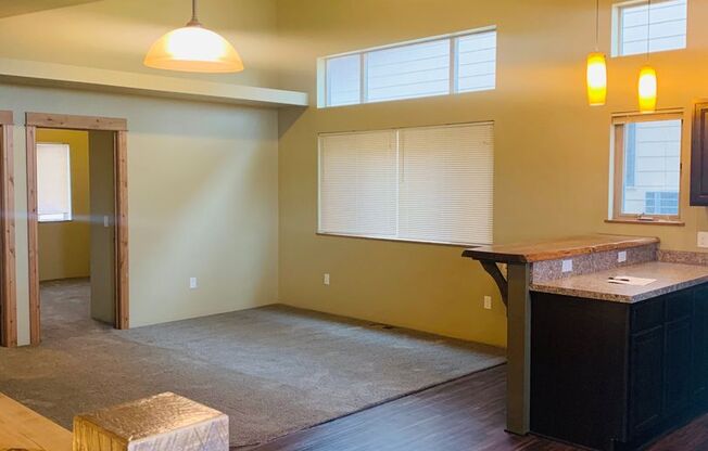 3 beds, 2 baths, 1,233 sqft, $1,995, Unit Unit B