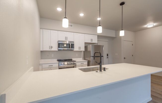 2 beds, 1.5 baths, 921 sqft, $1,695, Unit 203
