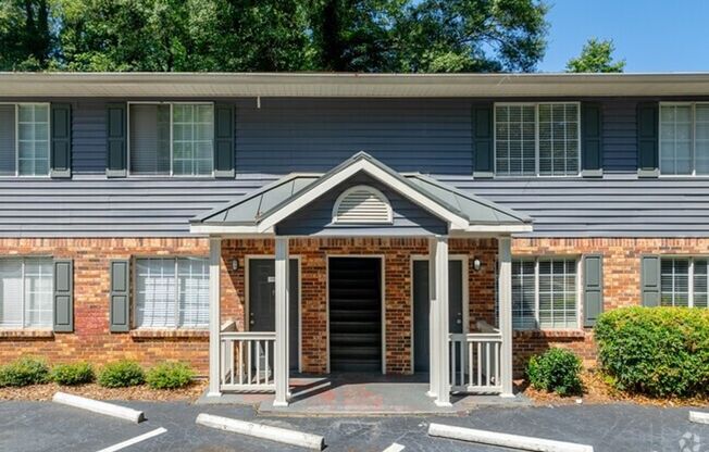 2 beds, 1 bath, $1,300, Unit 2206C