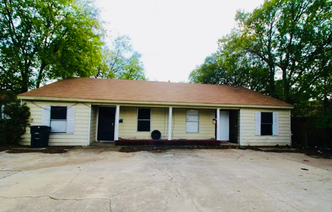 1502 DUNCAN AVE