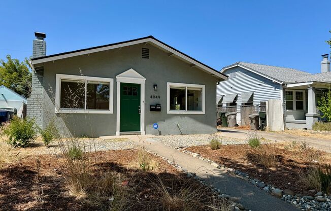Adorable Newley Remodeled Home Available Now in Sacramento!