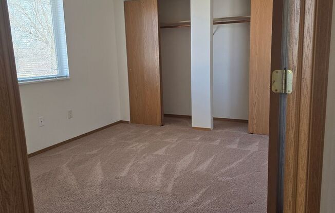 2 beds, 1 bath, 850 sqft, $1,259, Unit PL   7506