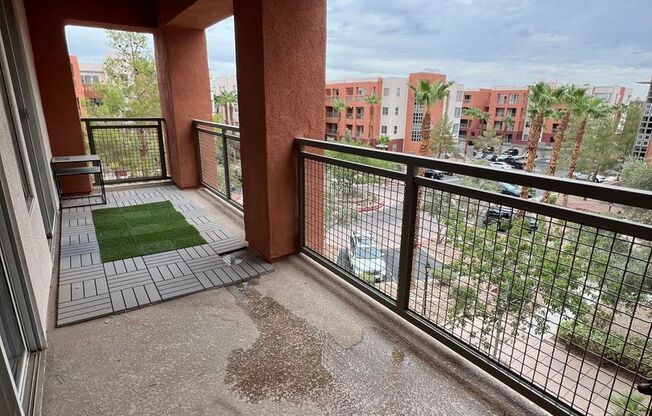39 E Agate Ave # 402