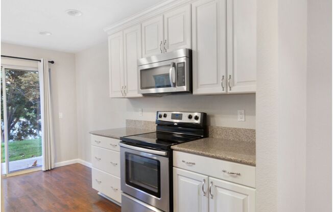 2 beds, 2 baths, $3,000, Unit UNIT B