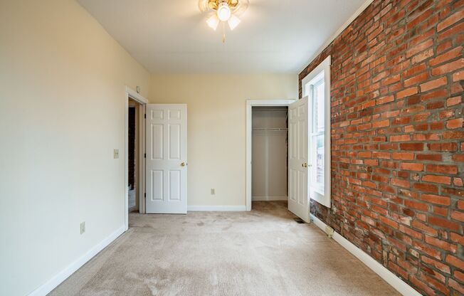 3 beds, 1.5 baths, $1,700, Unit 235 E. 3rd Ave