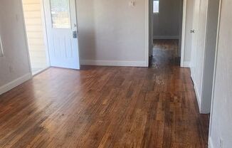 3 beds, 1 bath, $875