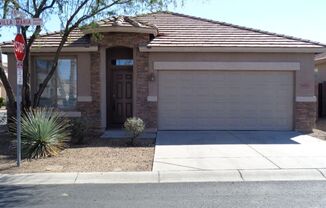 Spacious 4 bedroom house in Peoria- open floorplan! Available NOW!