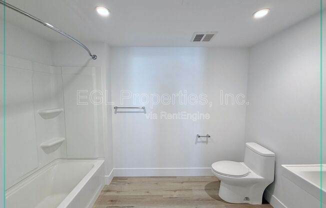 1 bed, 1 bath, 607 sqft, $2,350, Unit 602