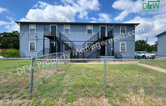 Cozy 2-Bedroom Ground Floor Apartment in Irving – Convenient Location, Comfortable Living!