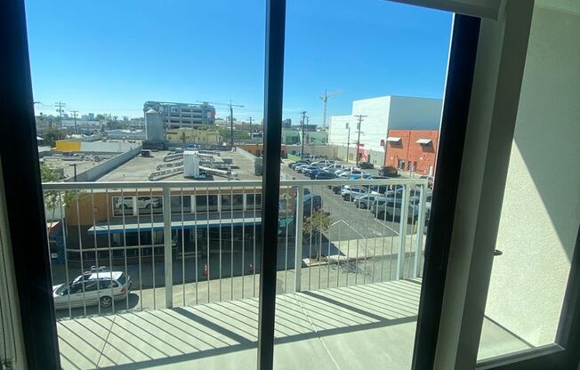 Studio, 1 bath, 436 sqft, $2,495, Unit Unit 305