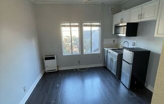 Large Studio Apartments - $500 off first months rent