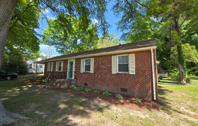 107 N COLONIAL DR