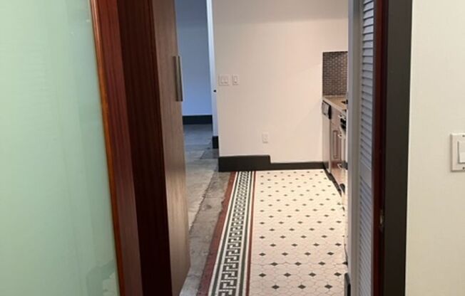 1 bed, 1 bath, 690 sqft, $1,916.67, Unit BEI-0614